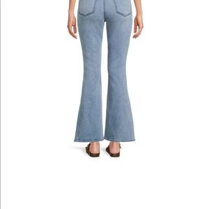No Boundaries Super High Rise flare jeans. Full description in the pictures.